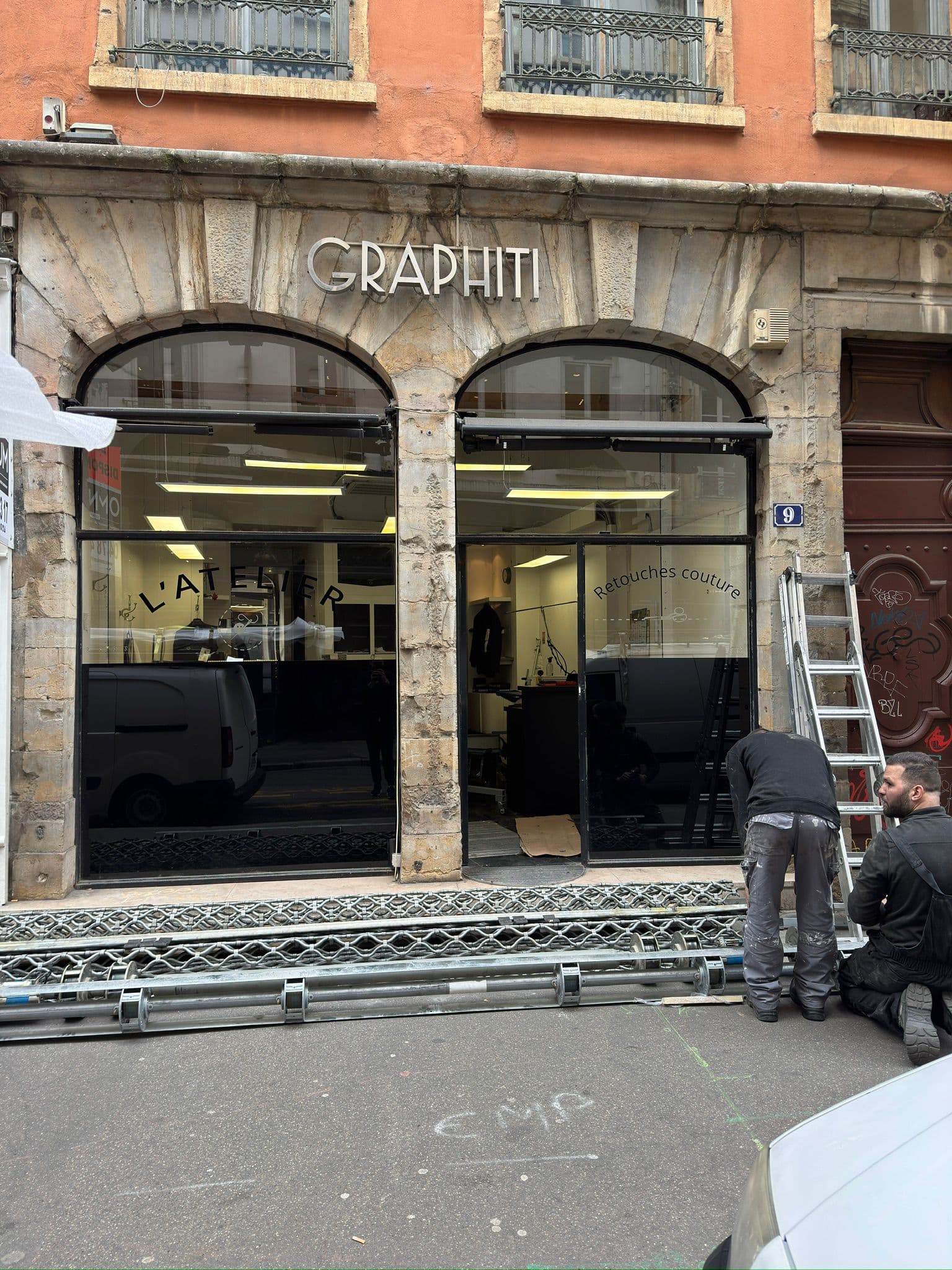 Rideau métallique grille Cobra pour la boutique Graphiti à Lyon