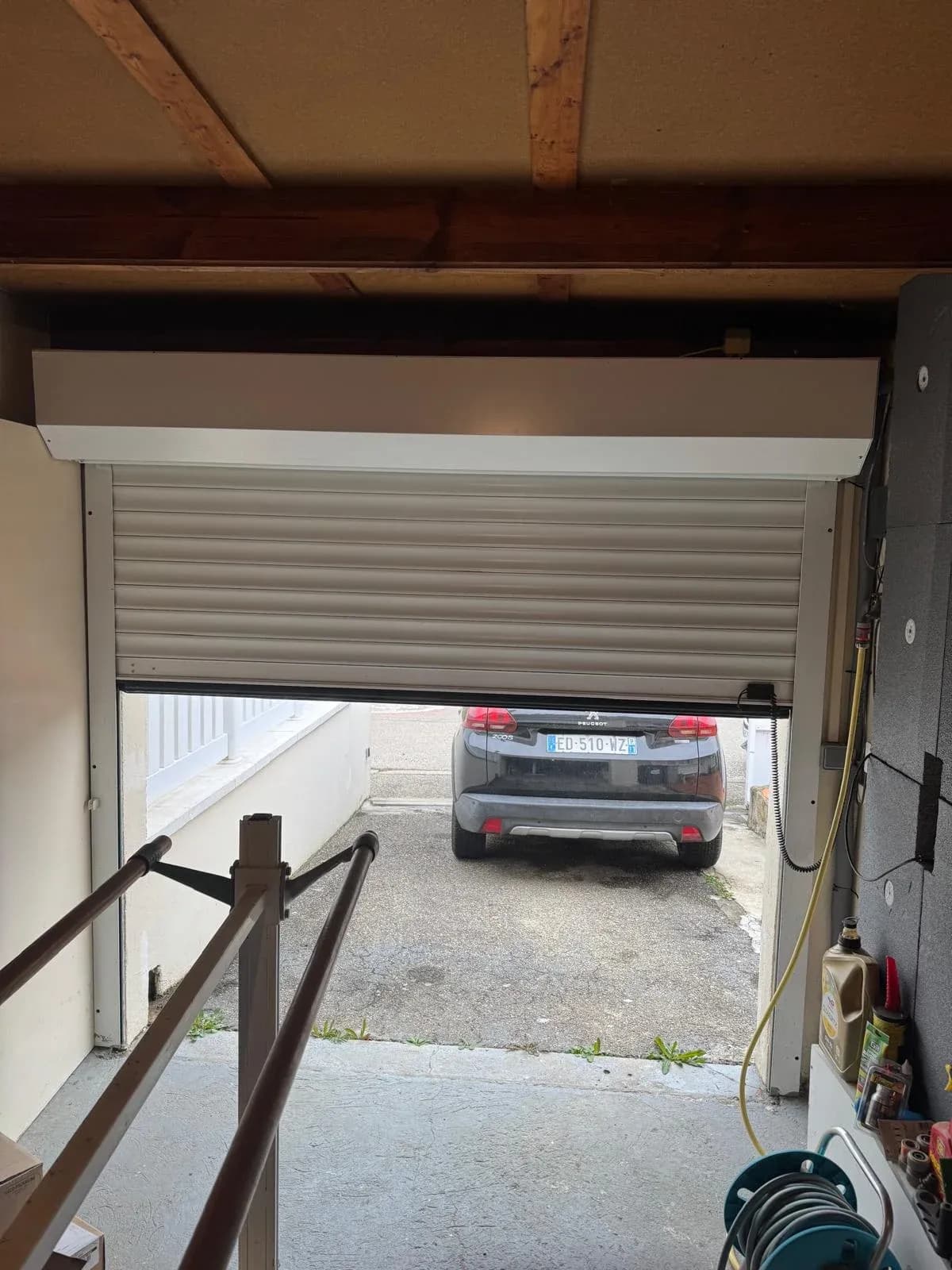 Porte de garage enroulable (volet roulant) à Grenoble, photo 1 sur 1